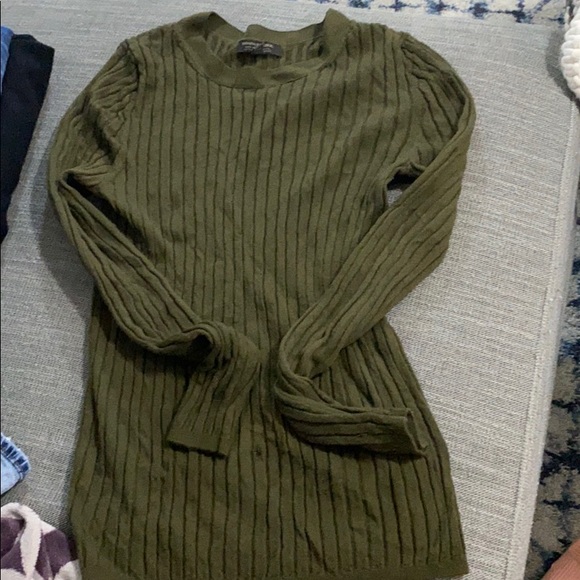 Sweater - Picture 1 of 2